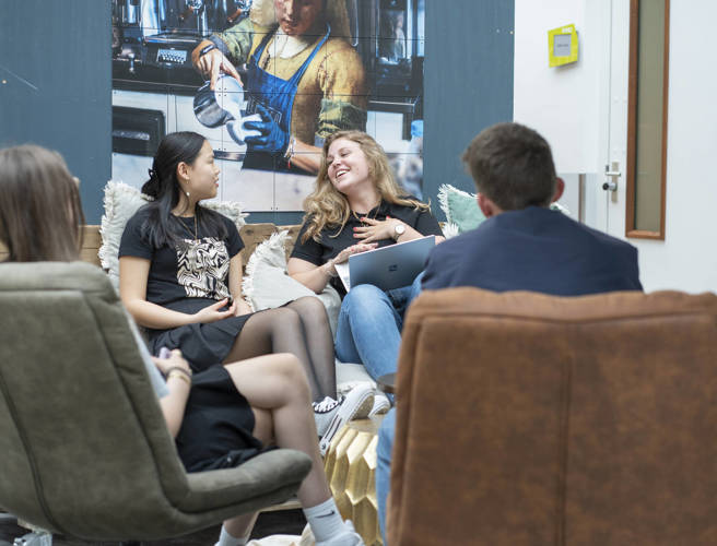 Cheers koffiecorner studenten CHE 1